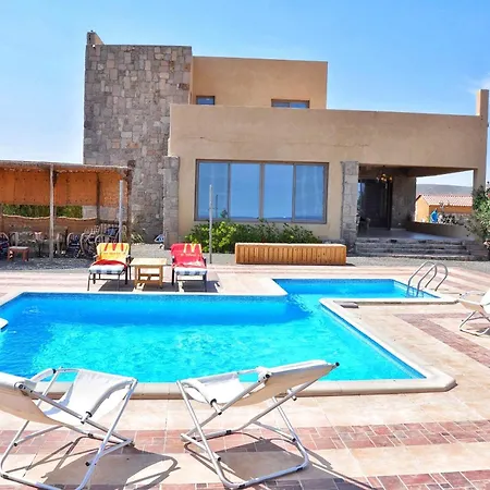 Luxury Sea-View Villa With Private Pool & Beach Access